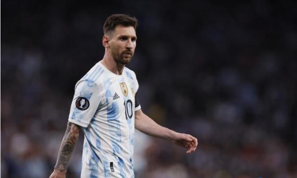 四川阿坝红旗特大桥发生垮塌，今年1月主跨刚合龙，官方：山体滑坡致边坡裂缝，已提前一天交通管制无人员伤亡